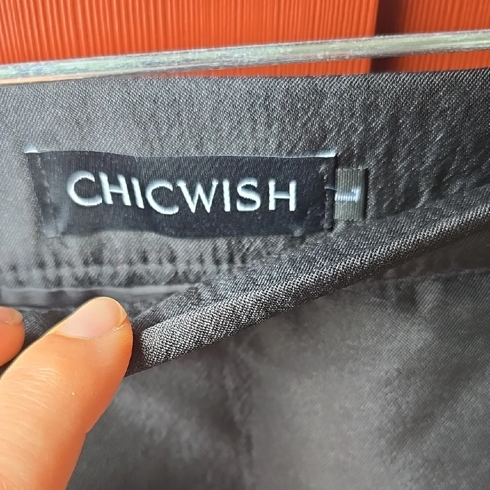 Floral Black and Pink Skirt - Picture 4 of 8